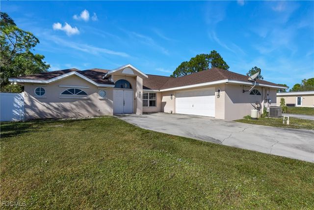 521 Grant AVE, Lehigh Acres, FL 33972