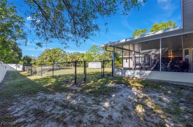 521 Grant AVE, Lehigh Acres, FL 33972