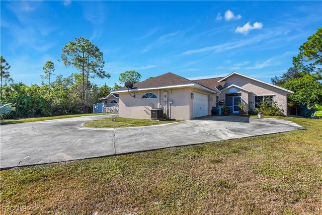 521 Grant AVE, Lehigh Acres, FL 33972