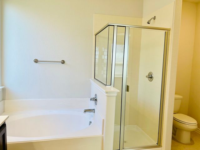 812 Peaceful Brook Drive, Fort Worth, TX 76140