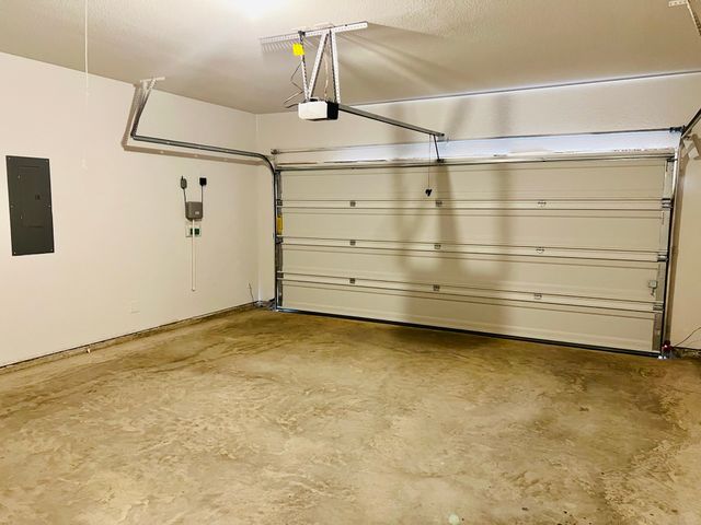 812 Peaceful Brook Drive, Fort Worth, TX 76140