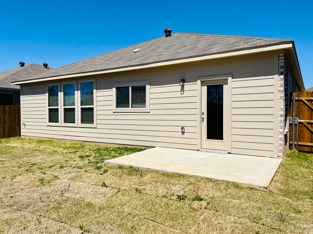 812 Peaceful Brook Drive, Fort Worth, TX 76140