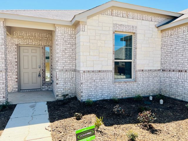 812 Peaceful Brook Drive, Fort Worth, TX 76140