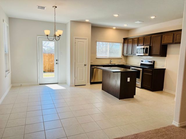 812 Peaceful Brook Drive, Fort Worth, TX 76140