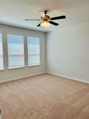 812 Peaceful Brook Drive, Fort Worth, TX 76140