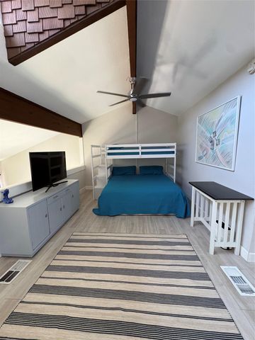 553 Demarett DR, Point Venture, TX 78645