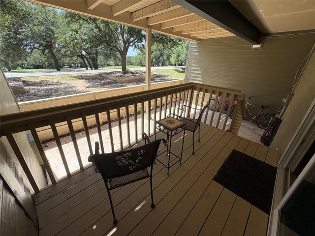553 Demarett DR, Point Venture, TX 78645