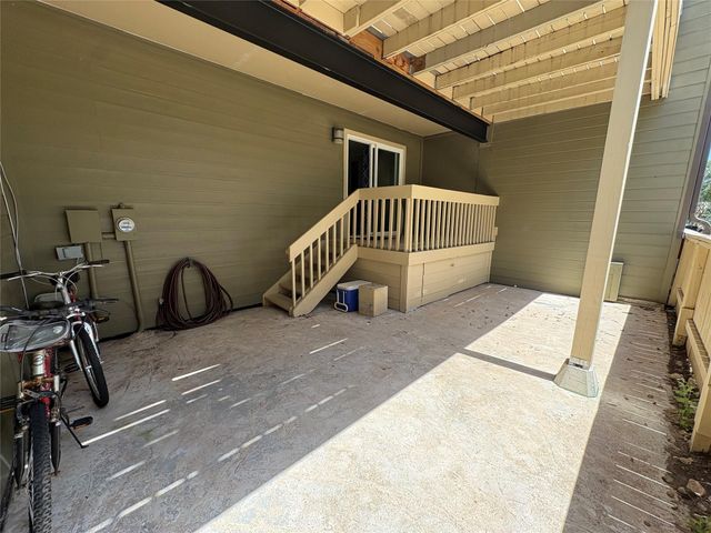553 Demarett DR, Point Venture, TX 78645
