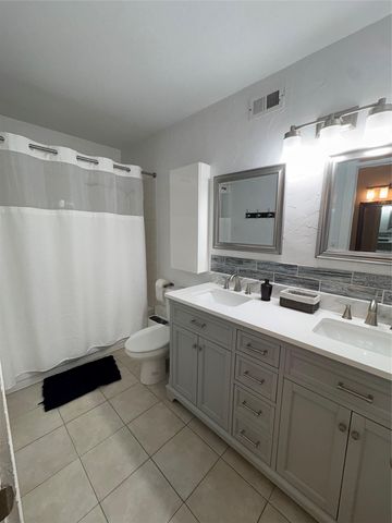 553 Demarett DR, Point Venture, TX 78645