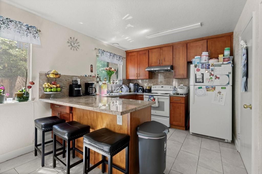 Image 10 of property listing at 3851 Blackford Avenue, San Jose, CA 95117