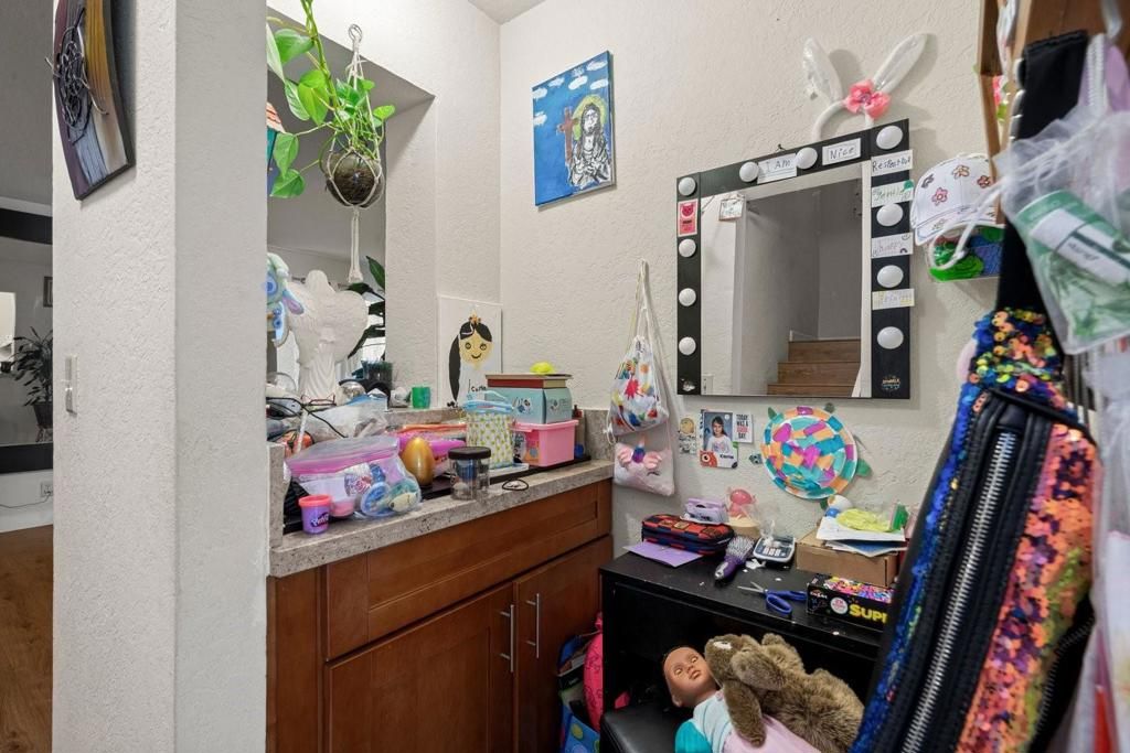 Image 13 of property listing at 3851 Blackford Avenue, San Jose, CA 95117