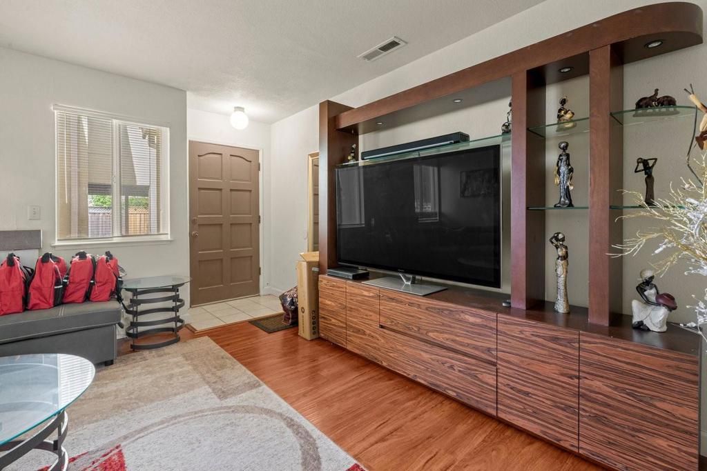Image 28 of property listing at 3851 Blackford Avenue, San Jose, CA 95117