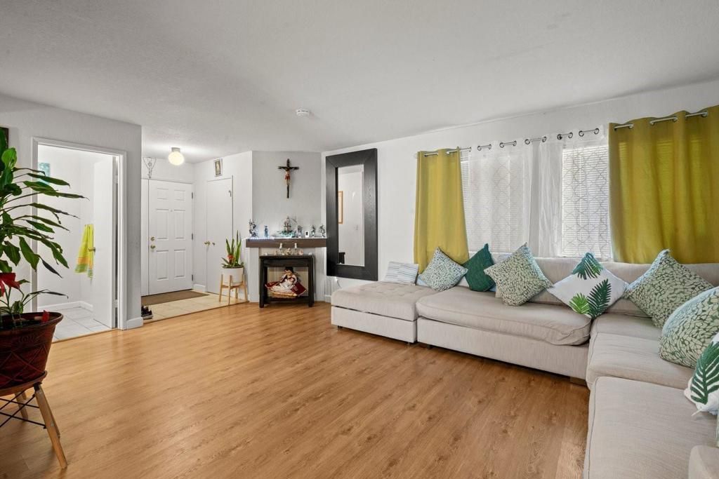 Image 9 of property listing at 3851 Blackford Avenue, San Jose, CA 95117