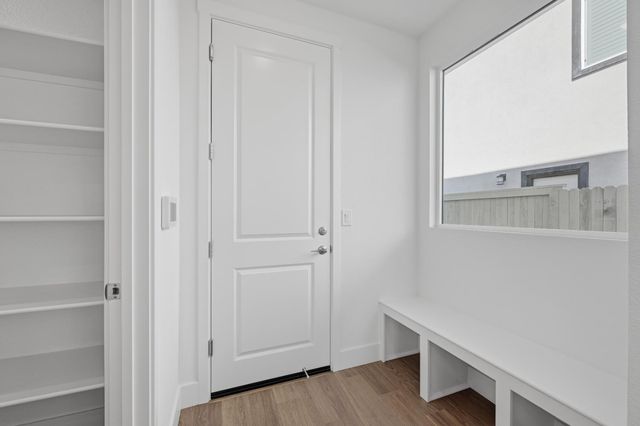 7064 Carbone Dr, Roseville, CA 95747