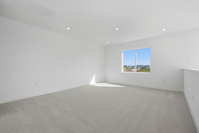 7064 Carbone Dr, Roseville, CA 95747