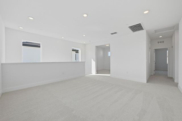 7064 Carbone Dr, Roseville, CA 95747