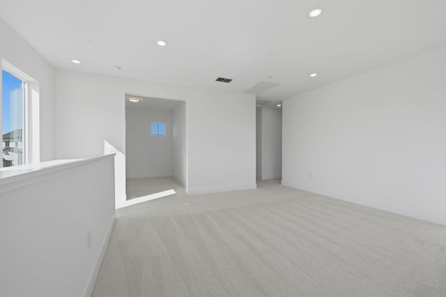 7064 Carbone Dr, Roseville, CA 95747