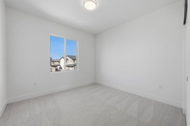 7064 Carbone Dr, Roseville, CA 95747