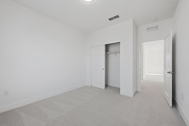 7064 Carbone Dr, Roseville, CA 95747