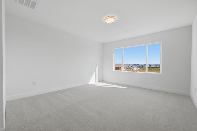 7064 Carbone Dr, Roseville, CA 95747