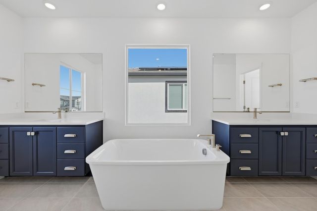 7064 Carbone Dr, Roseville, CA 95747