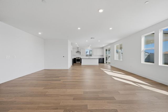 7064 Carbone Dr, Roseville, CA 95747