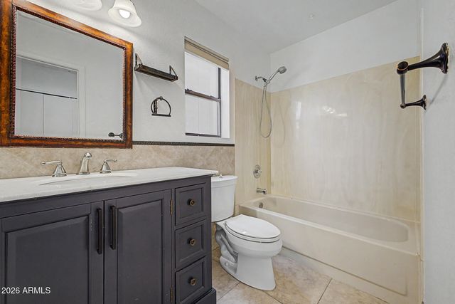 1301 E TARO Lane, Phoenix, AZ 85024