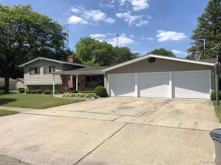 1011 Clearview Drive, Flushing, MI 48433