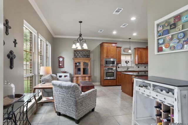 5826 Nature Trail Dr, Baton Rouge, LA 70817