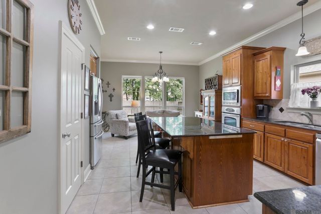 5826 Nature Trail Dr, Baton Rouge, LA 70817