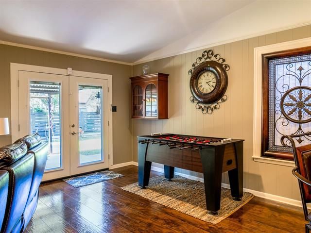 252 Meadowlakes DR, Meadowlakes, TX 78654