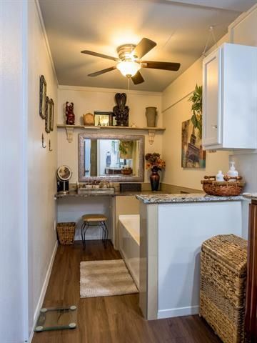 252 Meadowlakes DR, Meadowlakes, TX 78654