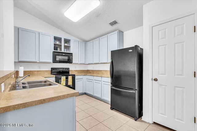 2200 MARSH HAWK Lane 410, Fleming Island, FL 32003