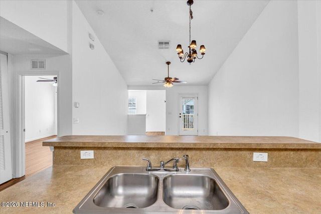 2200 MARSH HAWK Lane 410, Fleming Island, FL 32003