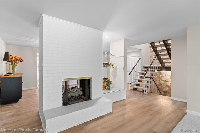 7103 Pebble Park Drive, West Bloomfield Charter Township, MI 48322