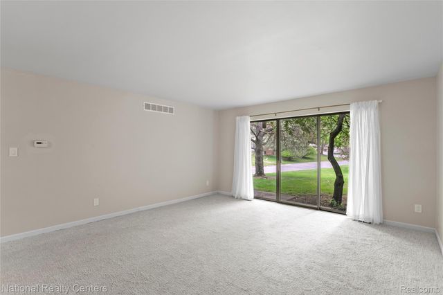 7103 Pebble Park Drive, West Bloomfield Charter Township, MI 48322