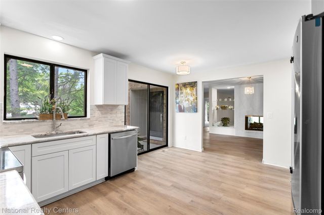 7103 Pebble Park Drive, West Bloomfield Charter Township, MI 48322
