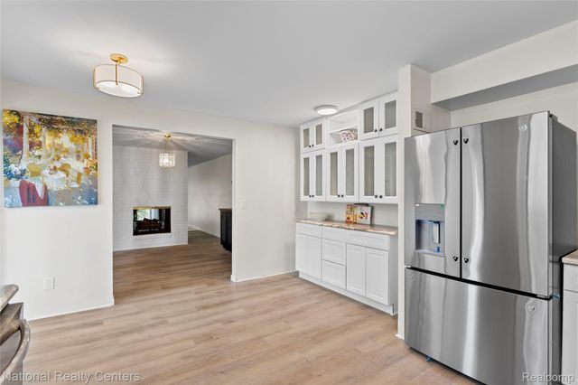 7103 Pebble Park Drive, West Bloomfield Charter Township, MI 48322