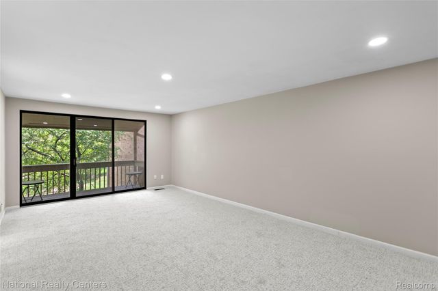 7103 Pebble Park Drive, West Bloomfield Charter Township, MI 48322