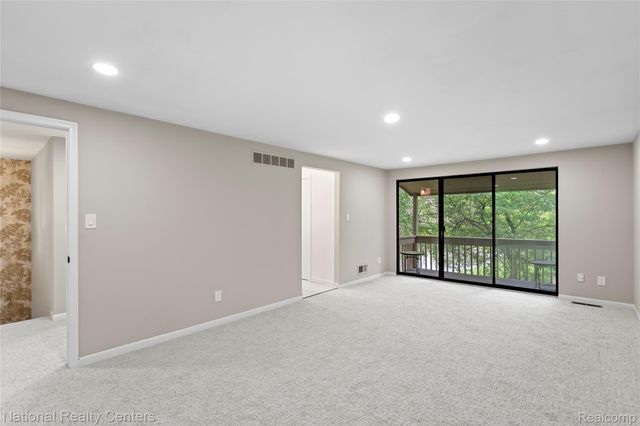 7103 Pebble Park Drive, West Bloomfield Charter Township, MI 48322