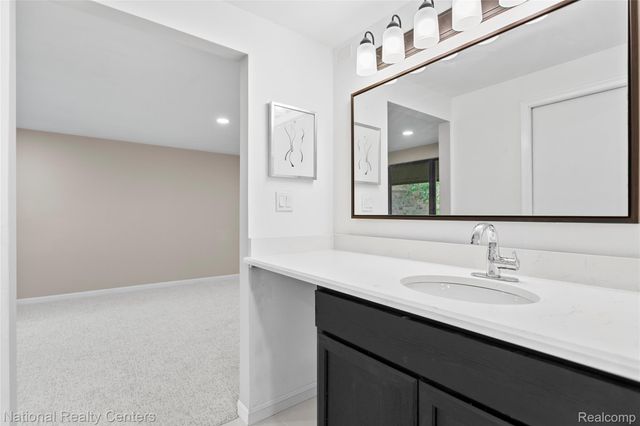 7103 Pebble Park Drive, West Bloomfield Charter Township, MI 48322