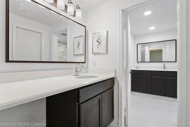 7103 Pebble Park Drive, West Bloomfield Charter Township, MI 48322