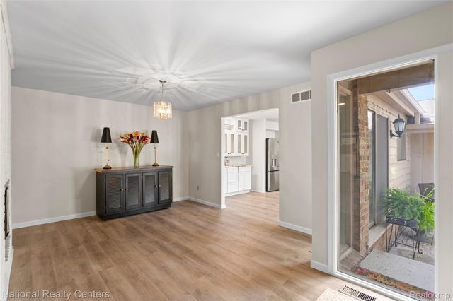 7103 Pebble Park Drive, West Bloomfield Charter Township, MI 48322