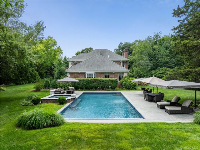 898 Chicken Valley Road, Matinecock, NY 11560