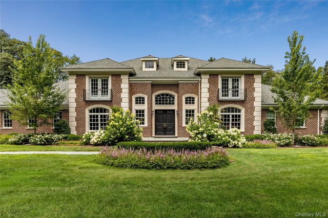 898 Chicken Valley Road, Matinecock, NY 11560