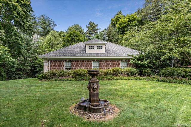 898 Chicken Valley Road, Matinecock, NY 11560