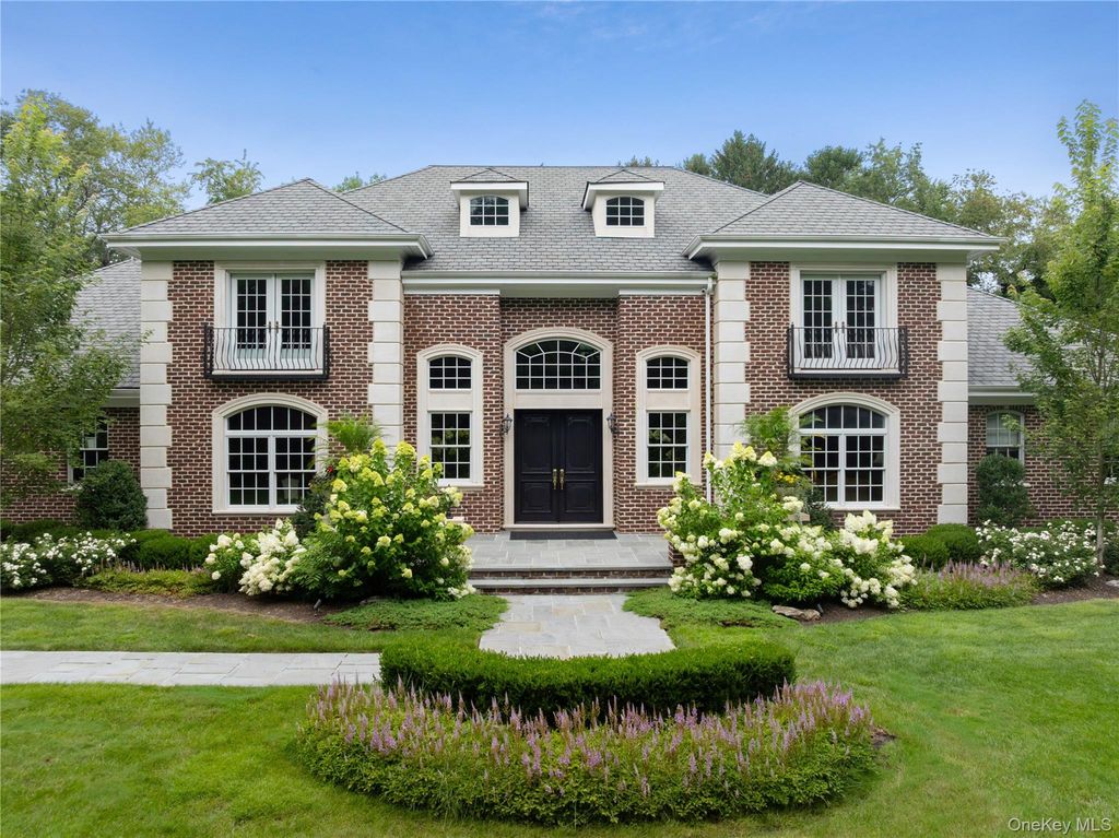 898 Chicken Valley Road, Matinecock, NY 11560