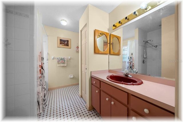 8740 SE 61 AVENUE, Ocala, FL 34472