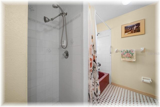8740 SE 61 AVENUE, Ocala, FL 34472