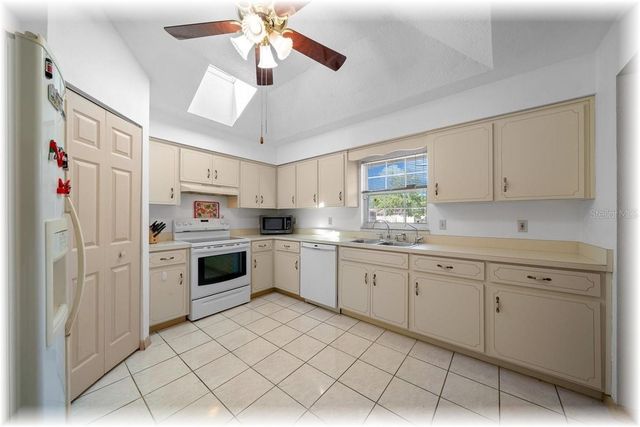 8740 SE 61 AVENUE, Ocala, FL 34472